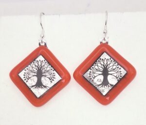 Drop glass earrings.