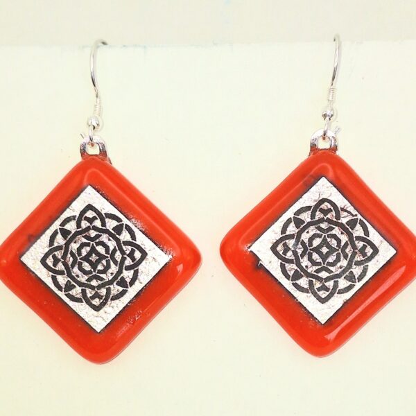 Drop glass earrings.