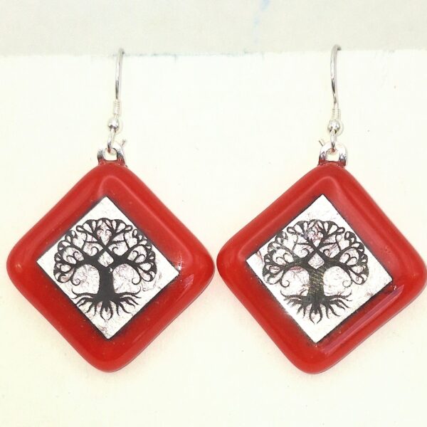 Drop glass earrings.