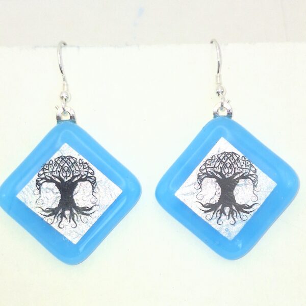 Drop glass earrings.