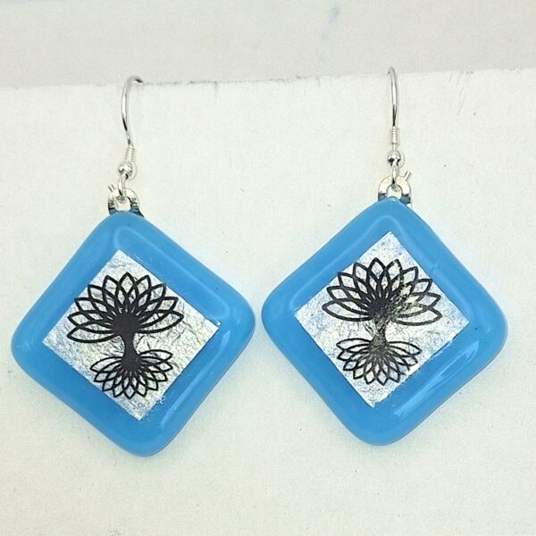 Drop glass earrings.