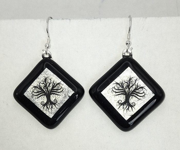 Drop glass earrings.