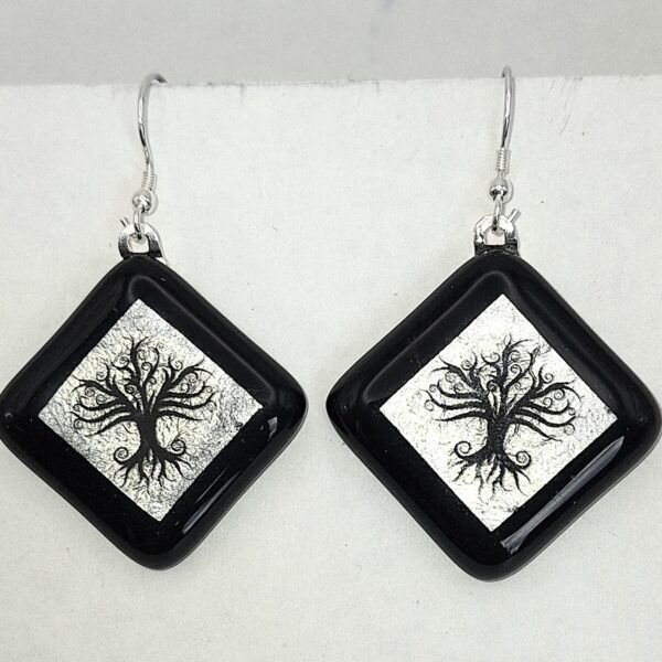 Drop glass earrings.