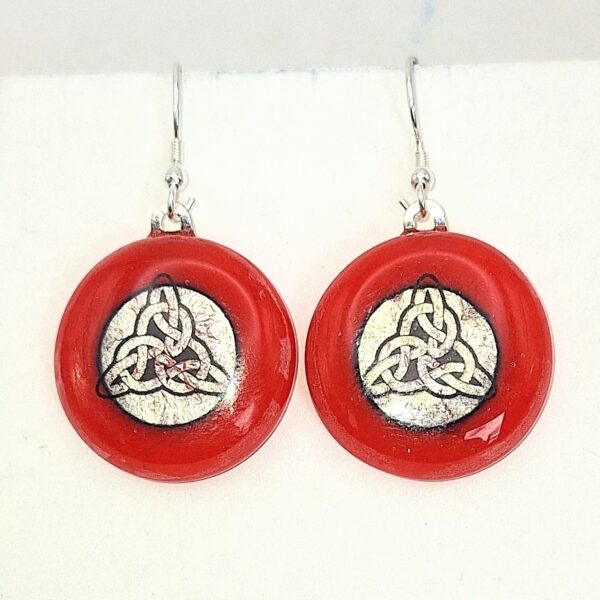 Drop glass earrings.