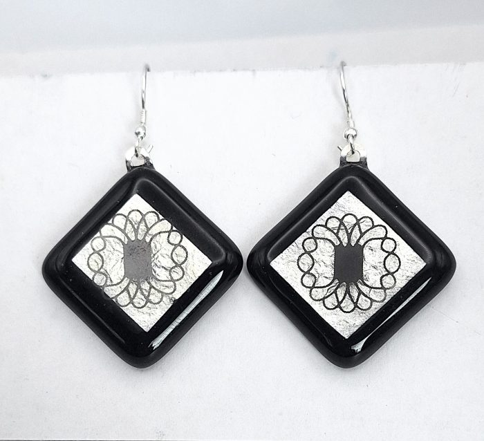 Drop glass earrings.