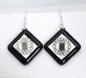 Drop glass earrings.