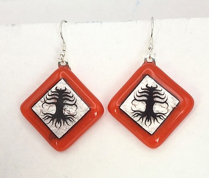 Drop glass earrings.