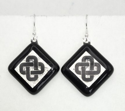 Drop glass earrings