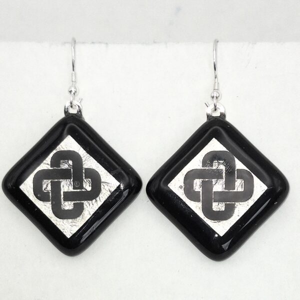 Drop glass earrings