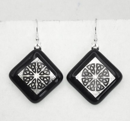 Drop glass earrings
