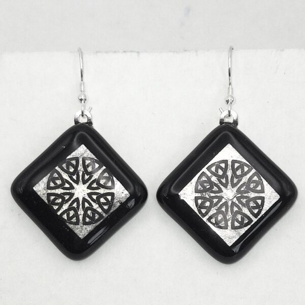 Drop glass earrings