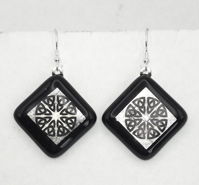 Drop glass earrings
